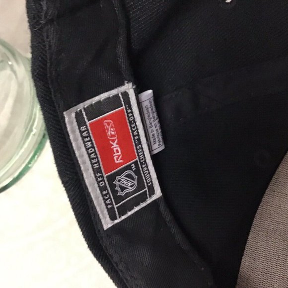 Jeremy Roenick Signed/Autographed Blackhawks Reebok Youth Face Off Headwear Blk - Picture 6 of 7